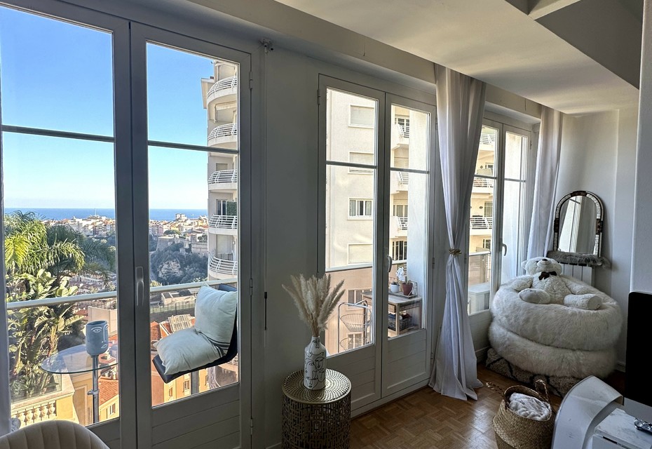 BEAUTIFUL TWO-ROOM APARTMENT - LE TRIANON