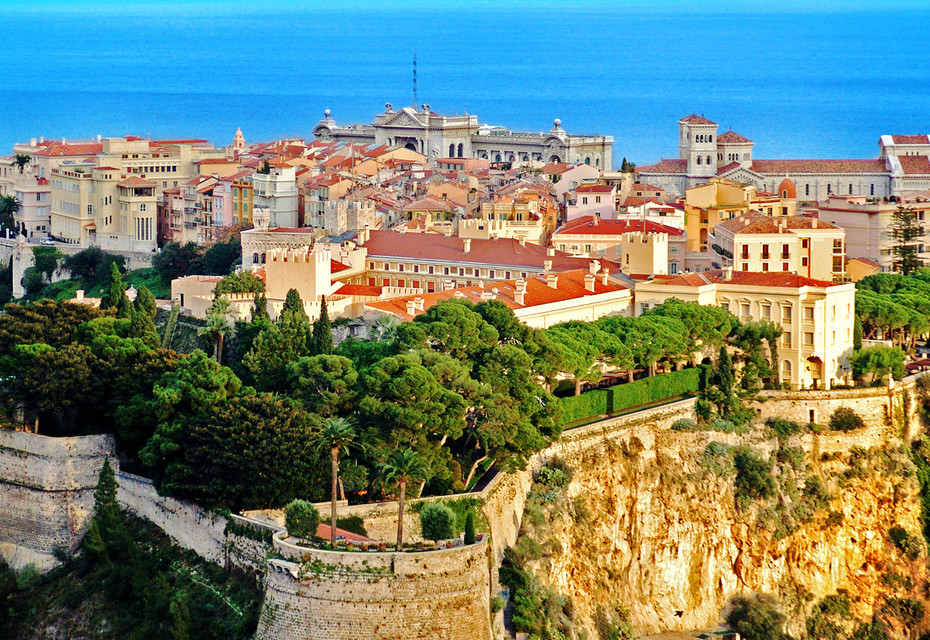 NOUVEAU MONACO-VILLE - DEUX PIECES RÉNOVÉS AVEC CAVE A VENDRE