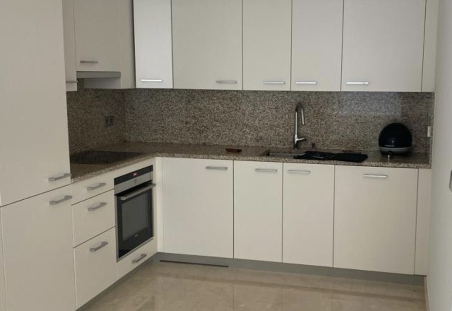 NEW - MERIDIAN - BEAUTIFUL 2 ROOM APARTMENT WITH PARKING