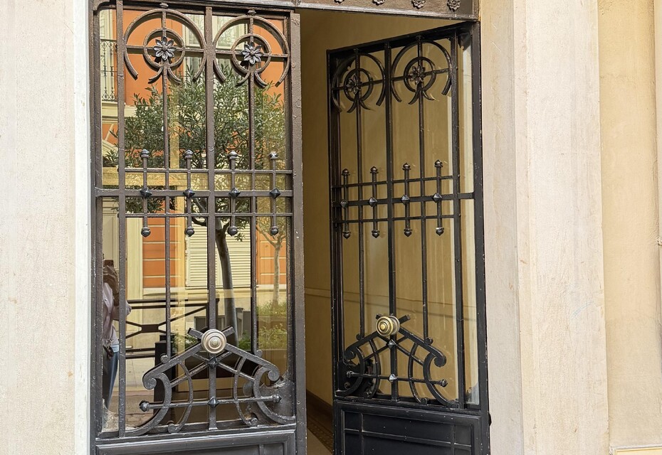 NOUVEAUTE / EXCLUSIVITE - GRANDE CAVE - QUARTIER DE LA CONDAMINE