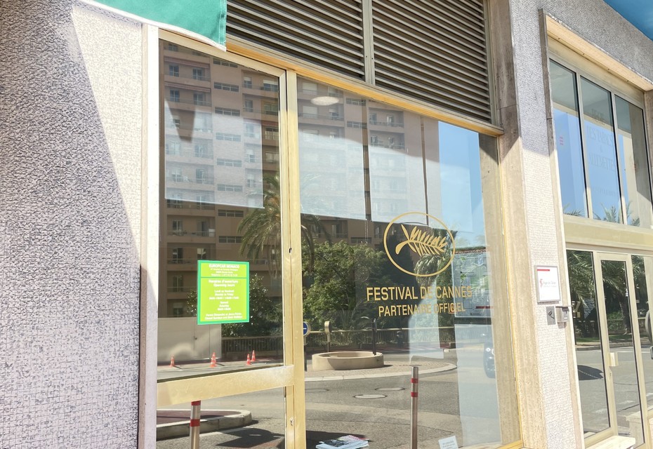 NEW TROCADERO COMMERCIAL PREMISES PRECARIOUS LEASE OR OFFICE LEASE