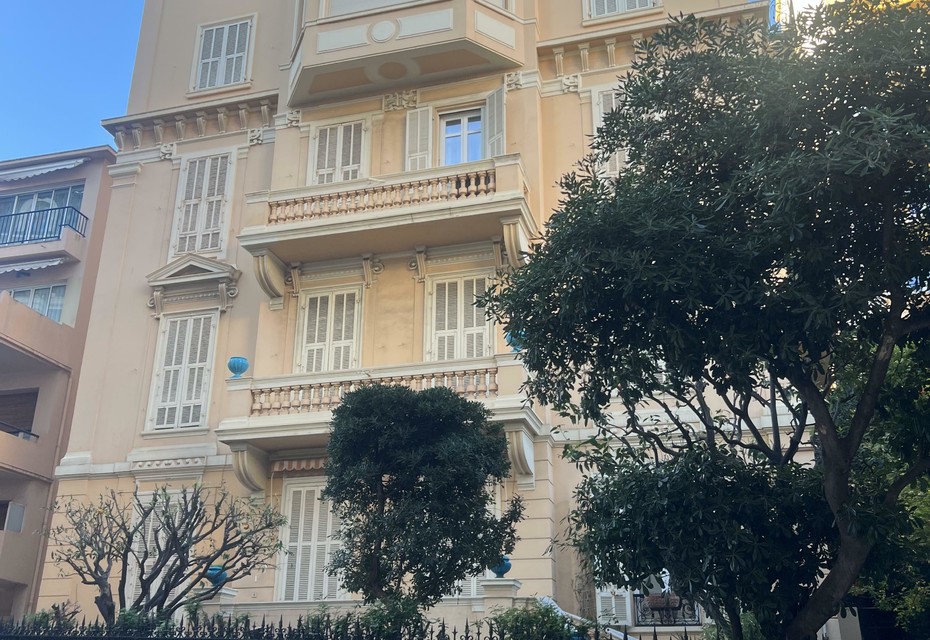 BEL APPARTEMENT FAMILIAL AU BOULEVARD DE SUISSE