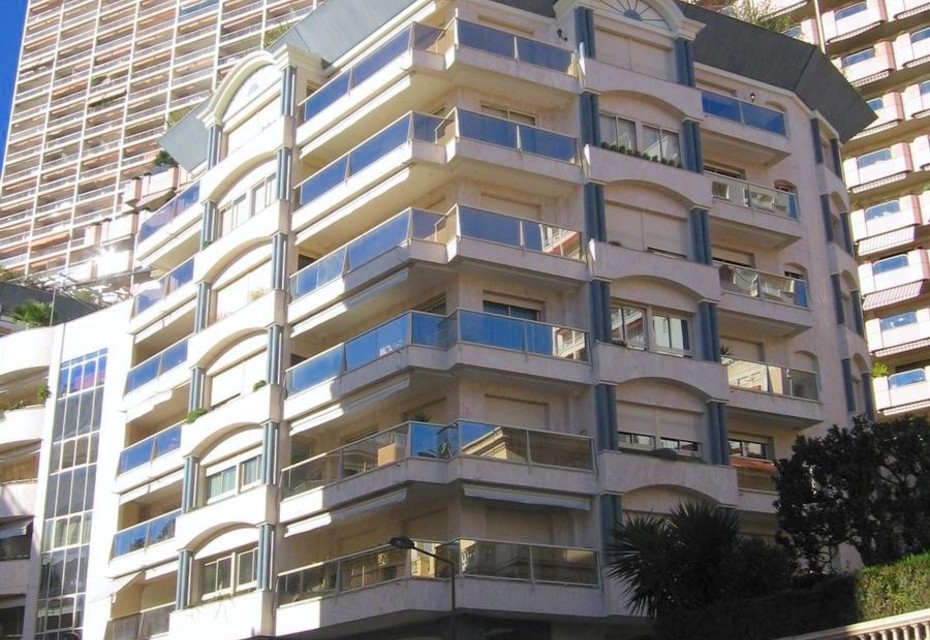 ROCAZUR - LARGE 3/4P APARTMENT